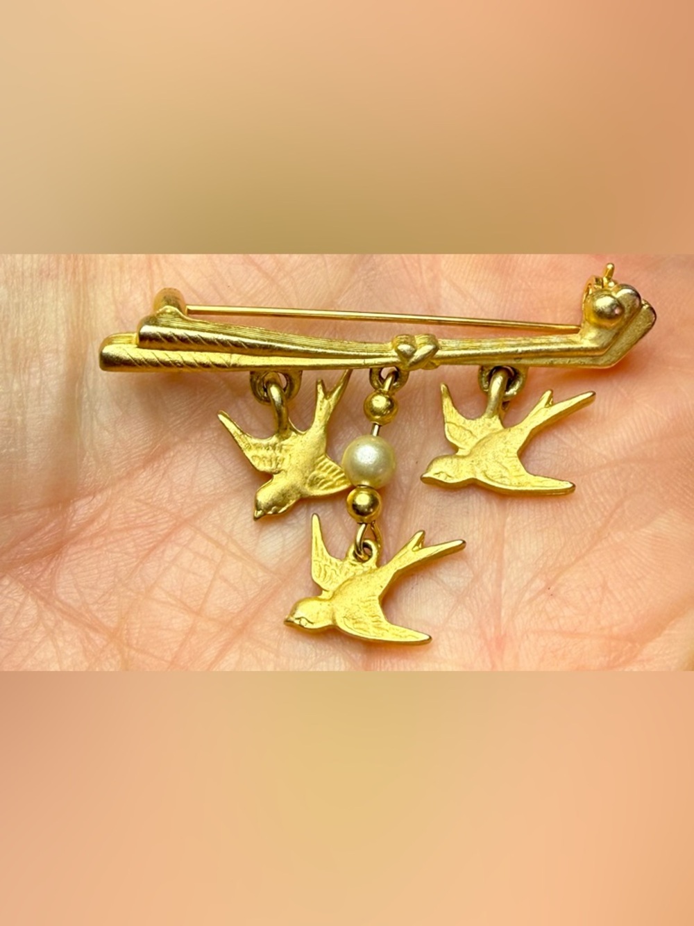 Vintage Style Swallow Bird Brooch Dangle Charm Gold Tone Pearl Accent